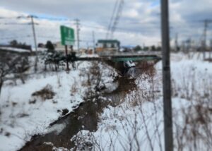 長万部川（函館本線の車窓より）（北海道）