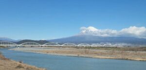 富士川と富士山(静岡県)