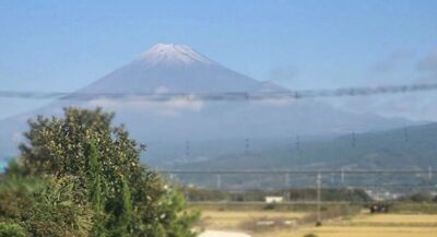 季節や天候などの条件が揃えば、このように富士川が眺められる(静岡県・沼津~富士間)