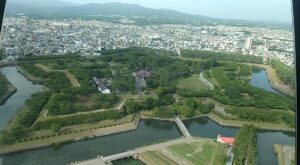五稜郭(函館市)。さまざまな方向からの防御力を高めるため、星形の要塞となっている。