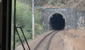 明治時代のまま残されていると思われるトンネル(三原~白市間)(広島県)