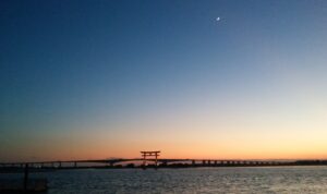 夕暮れ時の浜名湖(静岡県)