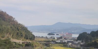 勾配のきつい、長与経由のルートを登っていく・海をあとに(長崎県)