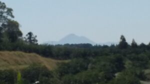 田原坂から、はるか遠くに雲仙岳が見えた(熊本県)