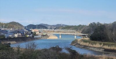 五十鈴川（近鉄鳥羽線の車窓より）（三重県）