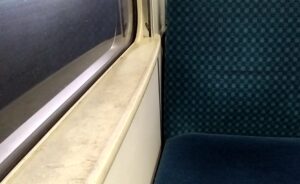 笹子トンネルを通る（中央線、山梨県）