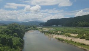 天神川(山陰本線の車窓より)(鳥取県倉吉市)