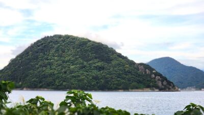 アニメの聖地ともなった沼津市の名所・あわしまと、内浦の海