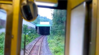 トンネルを後に、留辺蘂方面へ進む（石北本線）（北海道）