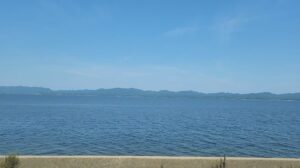 宍道湖に沿って、出雲方面へ進む(島根県松江市)