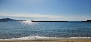 和歌浦(和歌山の海)。海の向こうは徳島県