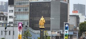 岐阜駅前・織田信長像(岐阜県岐阜市)