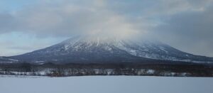 冬の羊蹄山(北海道)