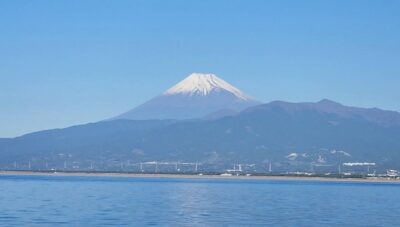 駿河湾から眺める富士山（静岡県沼津市）