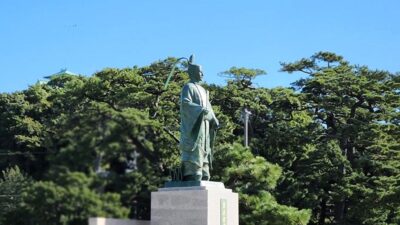 藤原俊成像(愛知県蒲郡市)