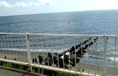 海の景色が素敵な、室蘭本線・北舟岡駅(北海道伊達市)