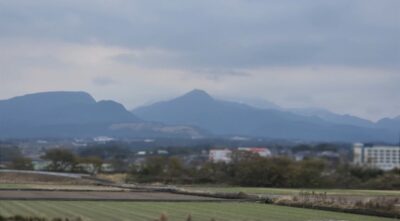天山（唐津線の車窓より）（佐賀県）