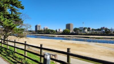 岡崎城周辺を取り囲む、乙川（愛知県岡崎市）