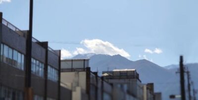 アルプスに囲まれた、駒ヶ根の街並み（長野県駒ヶ根市）