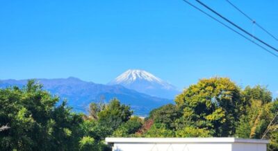 下土狩駅から眺める富士山（静岡県駿東郡長泉町）