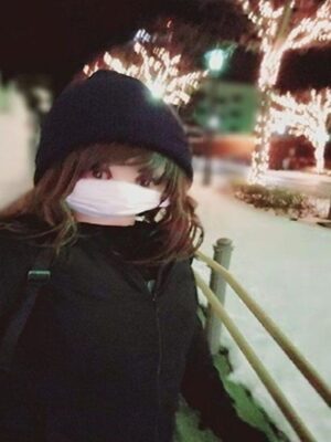 函館山・八幡坂を下りる（北海道函館市）