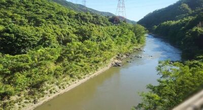 関西本線(大和路線)・王寺→柏原の旅:大和川の景色