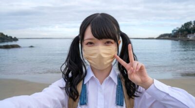 八戸の海に到着した筆者（2018年頃）（青森県八戸市）【鉄道唱歌の旅】
