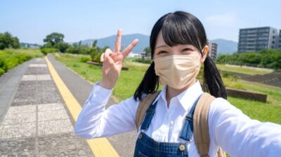 札幌・豊平川での筆者（2018年頃。若いというより、幼いですね・・・）（北海道札幌市）