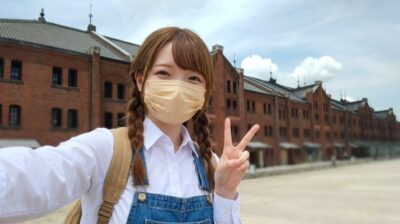 筆者、横浜赤レンガ倉庫より(神奈川県横浜市)【鉄道唱歌の旅】